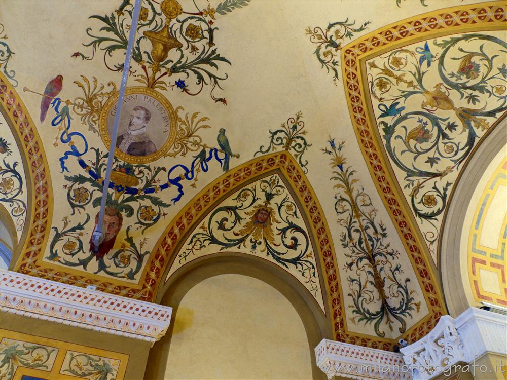 Milano - Decorazioni in stile eclettico all'interno della sala da concerto dell'Istituto dei Ciechi di Milano